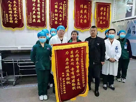 急診科緊急救治 搶的是時(shí)間 救的是生命 患者平安是我們的心愿