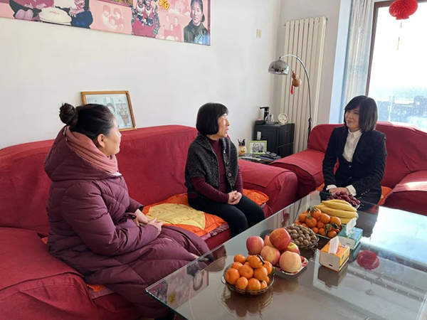 走訪慰問｜情系老同志 關懷暖人心—錦州市中心醫(yī)院開展春節(jié)走訪慰問活動