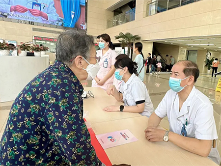 學科專欄｜即刻行動：點亮記憶之光——醫(yī)院開展世界阿爾茨海默病日主題活動